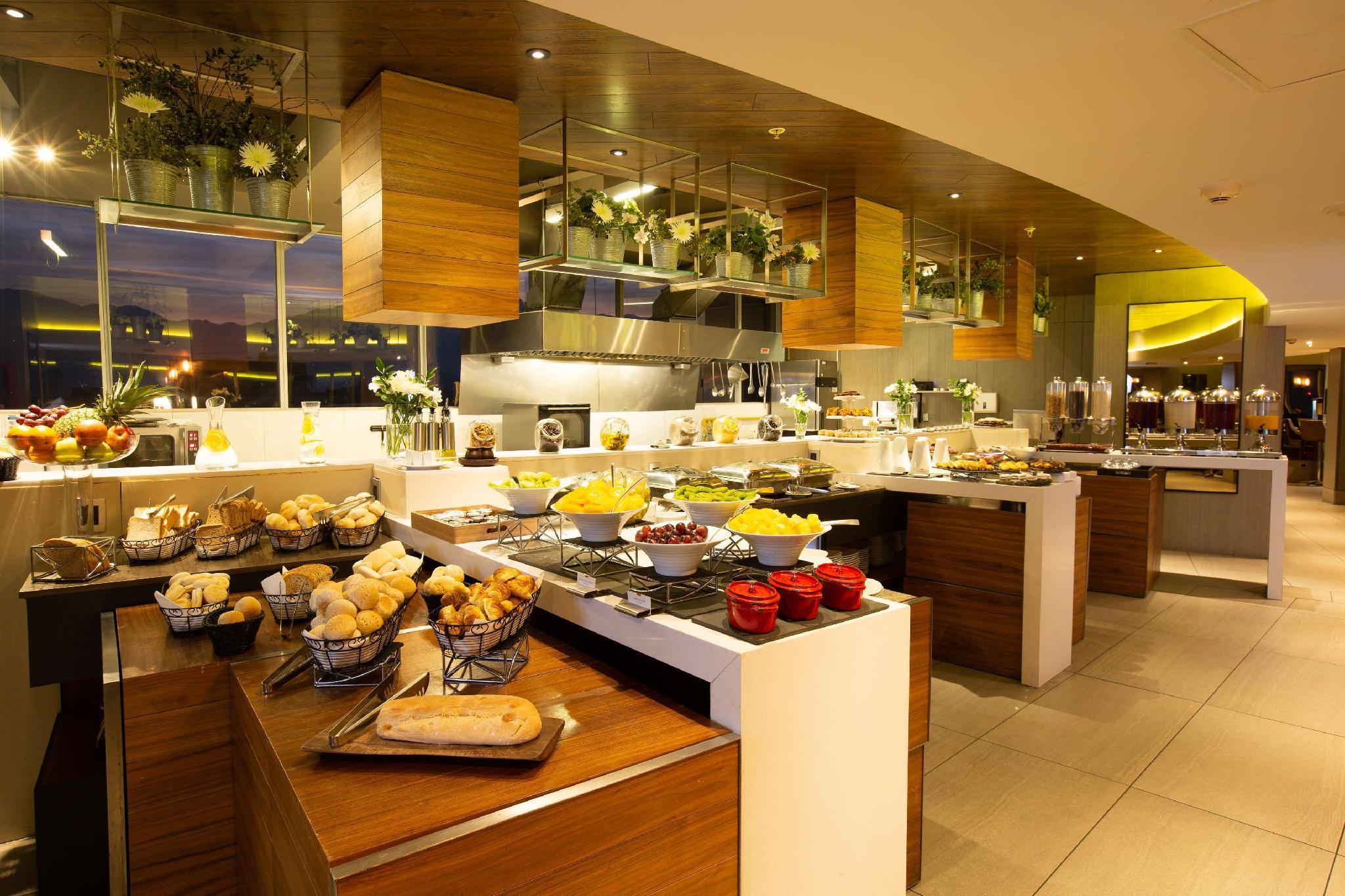 Doubletree By Hilton Santiago Kennedy, Chile Otel Dış mekan fotoğraf