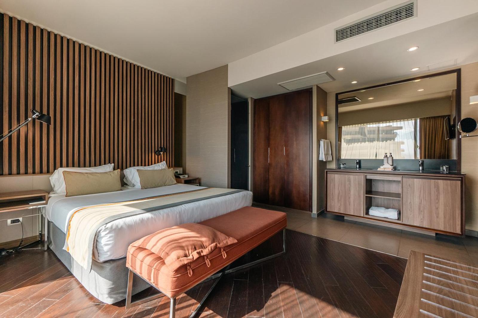 Doubletree By Hilton Santiago Kennedy, Chile Otel Dış mekan fotoğraf
