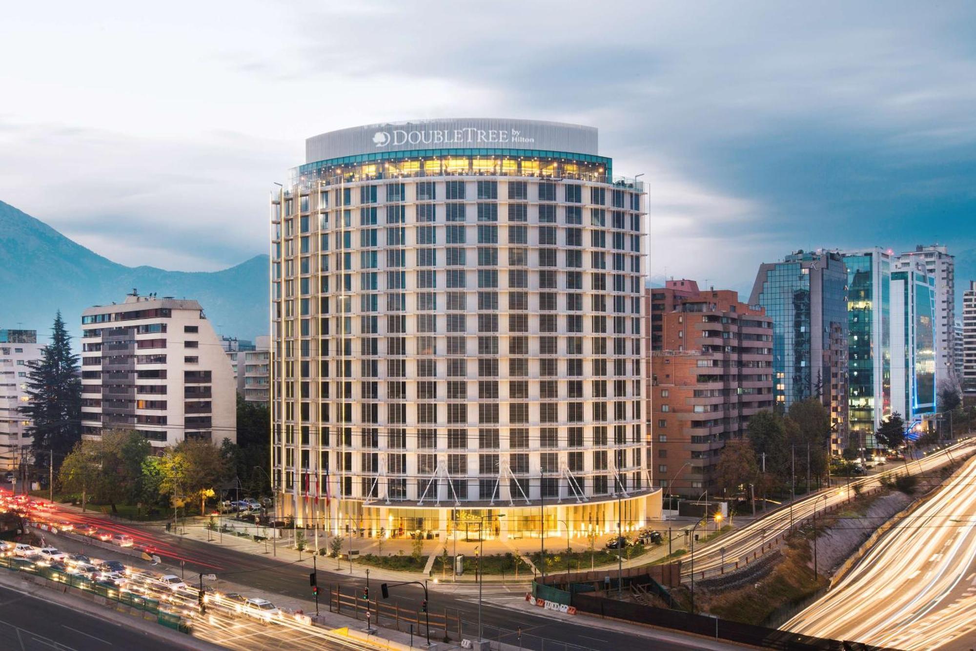 Doubletree By Hilton Santiago Kennedy, Chile Otel Dış mekan fotoğraf